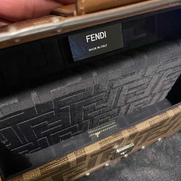 Fendi Baguette Trunk Mini - Picture 4 of 11